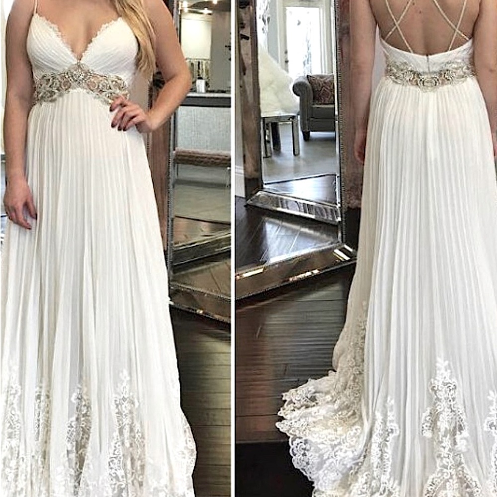BRAND NEW, NEVER WORN, BADGLEY MISCHKA WEDDING DRESS- Size 4